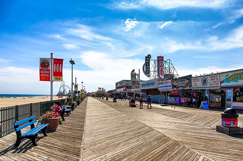 Hammock Inn & Suites - Jersey Shore