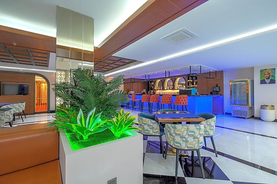 Elysium Deluxe Suites 