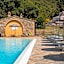 Hotel Casolare Le Terre Rosse
