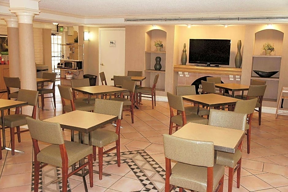 Days Inn by Wyndham Augusta Washington Rd