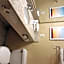Days Inn & Suites by Wyndham Vancouver