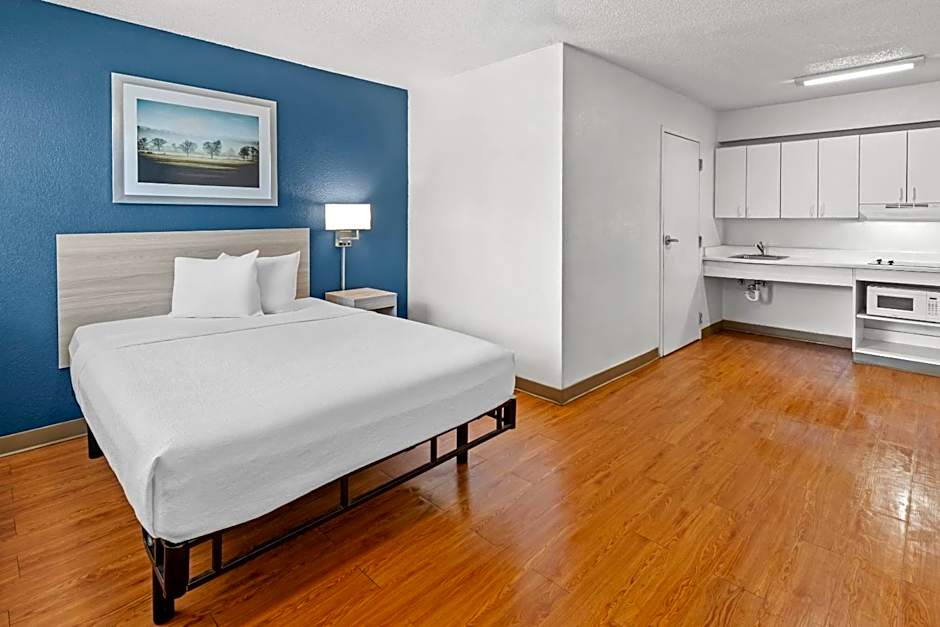 Birch Hill Suites Kansas City - Independence