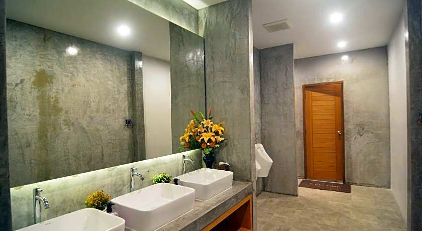 Lanta Hostel - Adult only