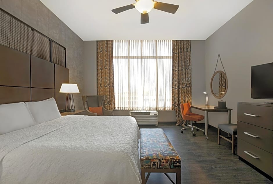 Hampton Inn and Suites Austin University Capitol
