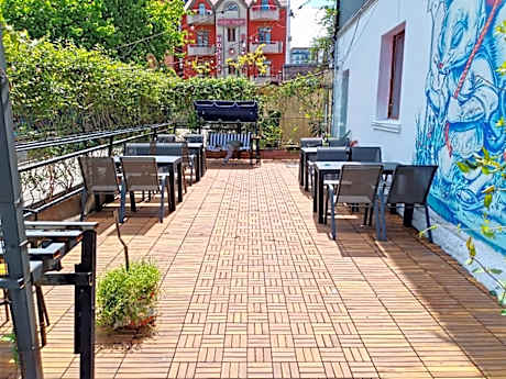 rostivan hotel ve hostel