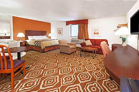 One-Bedroom King Suite - Non-Smoking