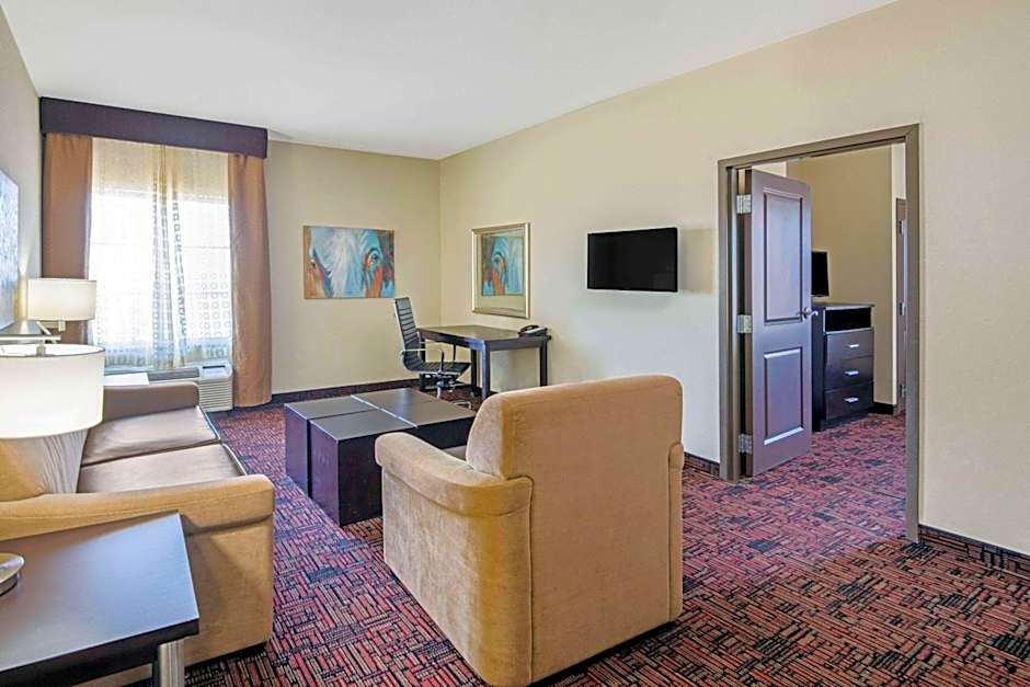 La Quinta Inn & Suites by Wyndham Elk City