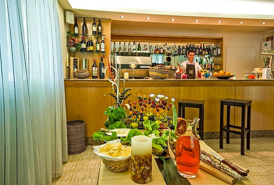 Parador Hotel Residence