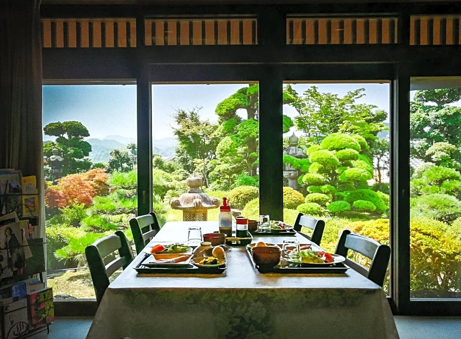 Kansai Airport Pine Villa