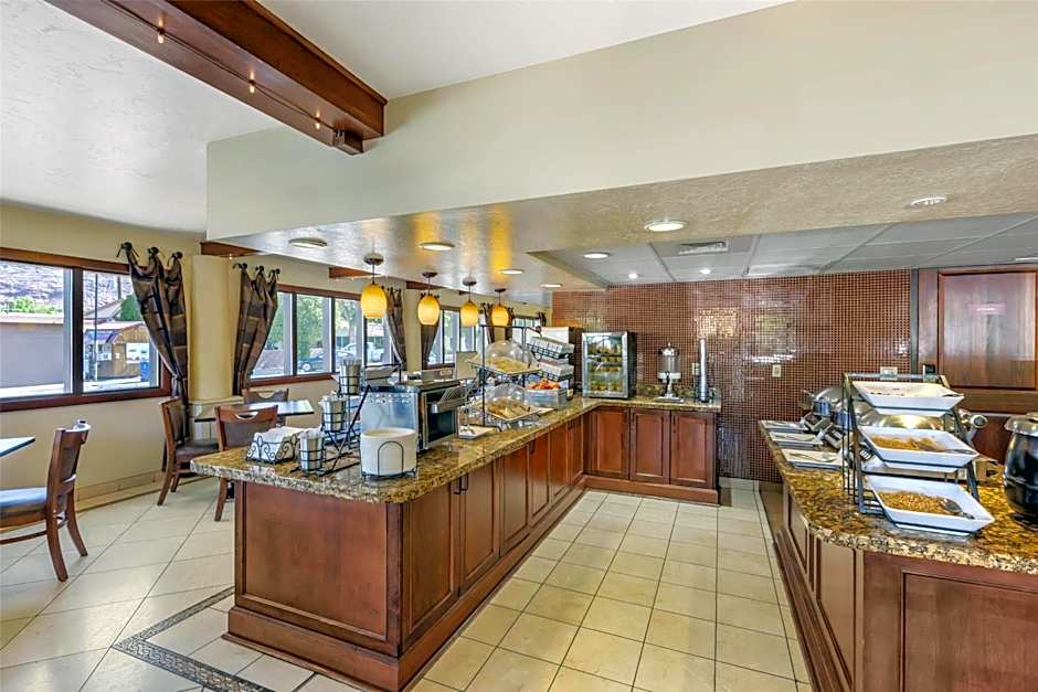 Best Western Plus Greenwell Inn