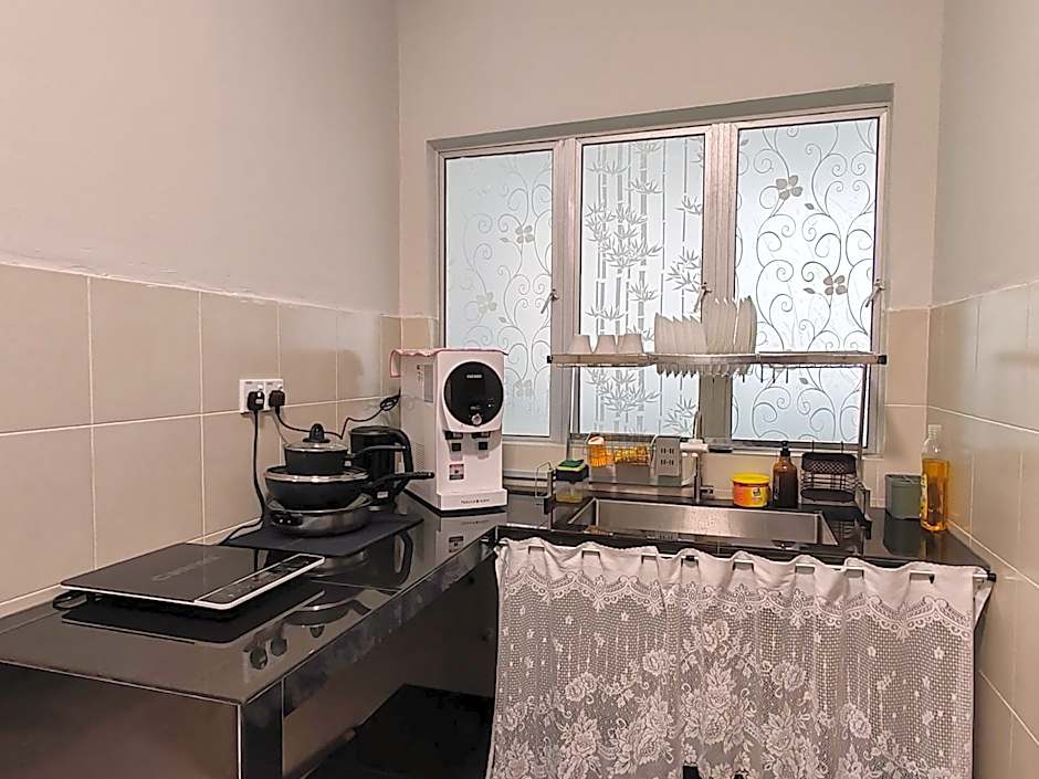 D'Elegant Suite - Emerald Avenue