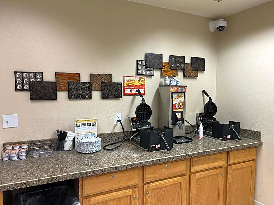 Lavissh Inn and Suites