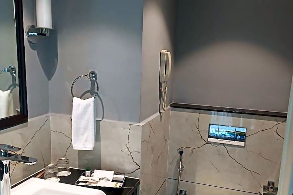 Nambiar Club Bellezea