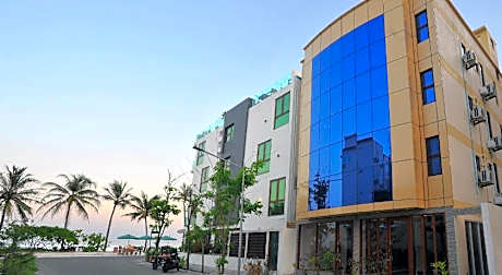 Turquoise Residence by UI