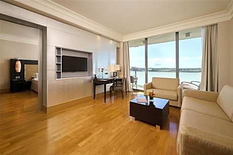 Family Suite Olive Garden View