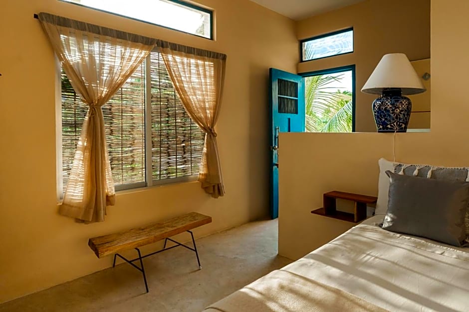 Casa Mia El Cuyo Eco Beach Boutique Hotel