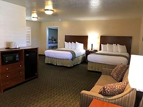 Two Queen Suite with Roll-In Shower - Non-Smoking/Disability Access
