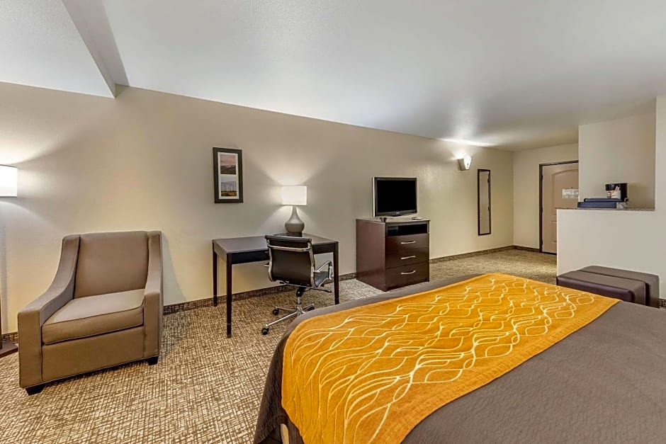 Comfort Inn & Suites Colton