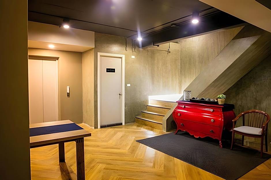 Collection O The Spades Hostel