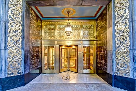 Hampton Inn and Suites Cincinnati - Downtown