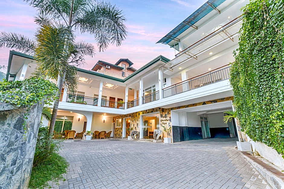 Hotel Travellers Nest