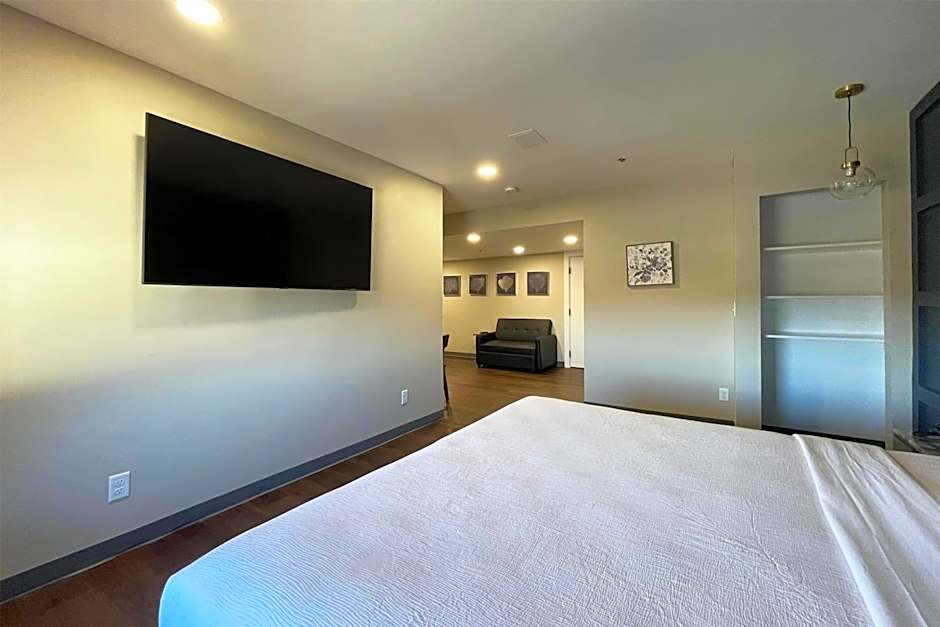 Chateau Hotel and Conference Center