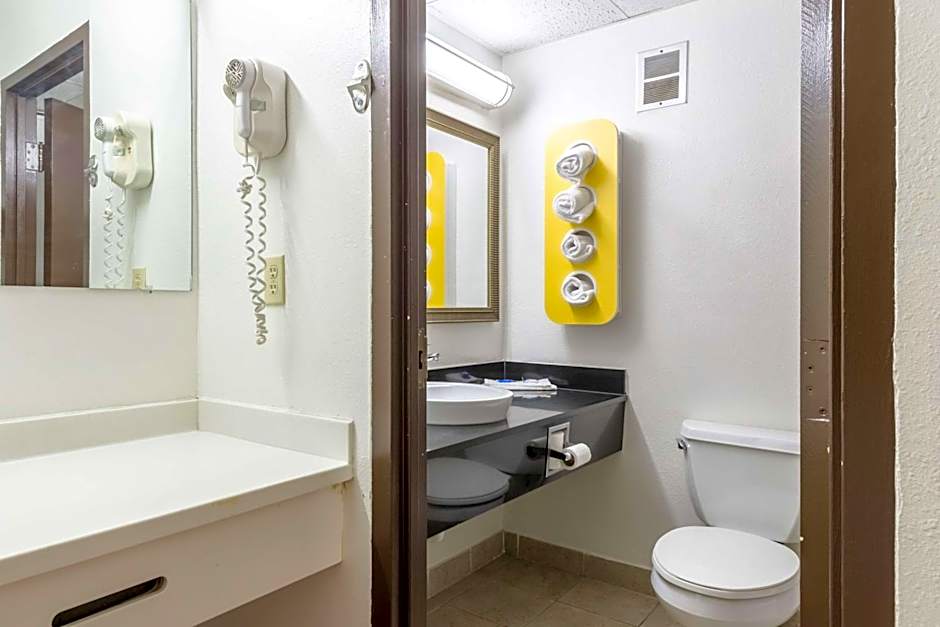 Motel 6-Springfield, OH