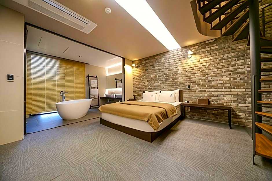Louis Boutique Hotel