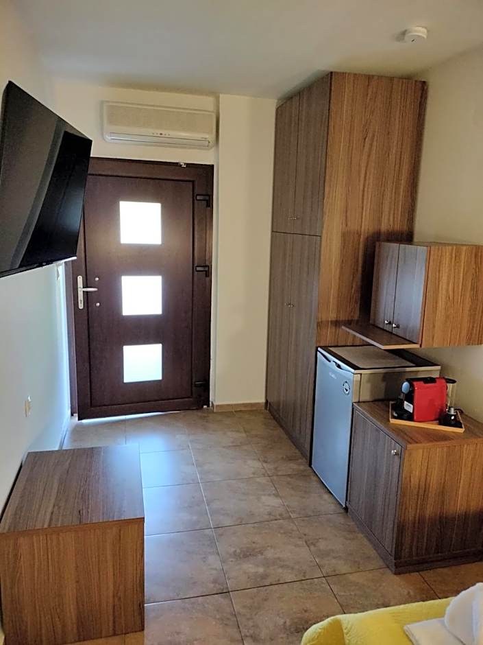 Anassa Deluxe Apartments & Studios