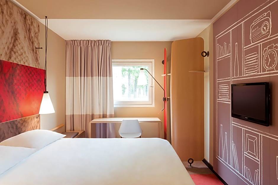 Hotel Mermoz Paris Le Bourget