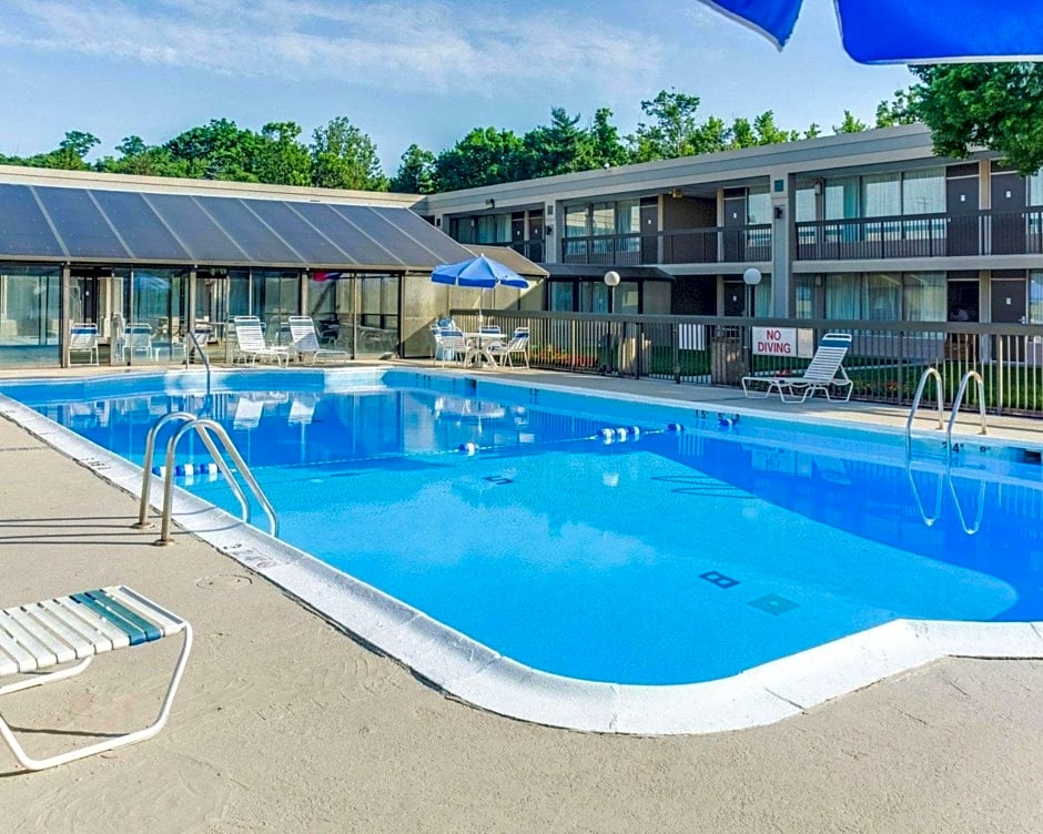 Clarion Inn