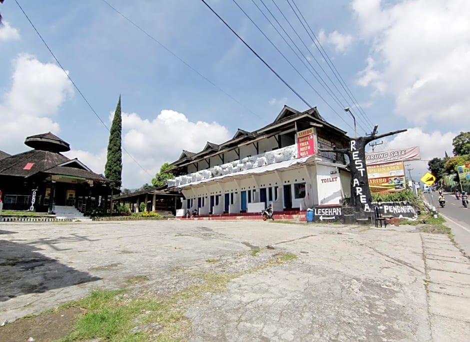 Villa Penginapan Purnama by ZUZU