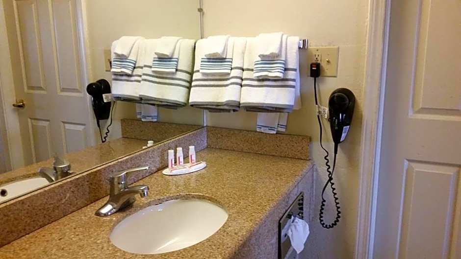 Howard Johnson Inn Salina