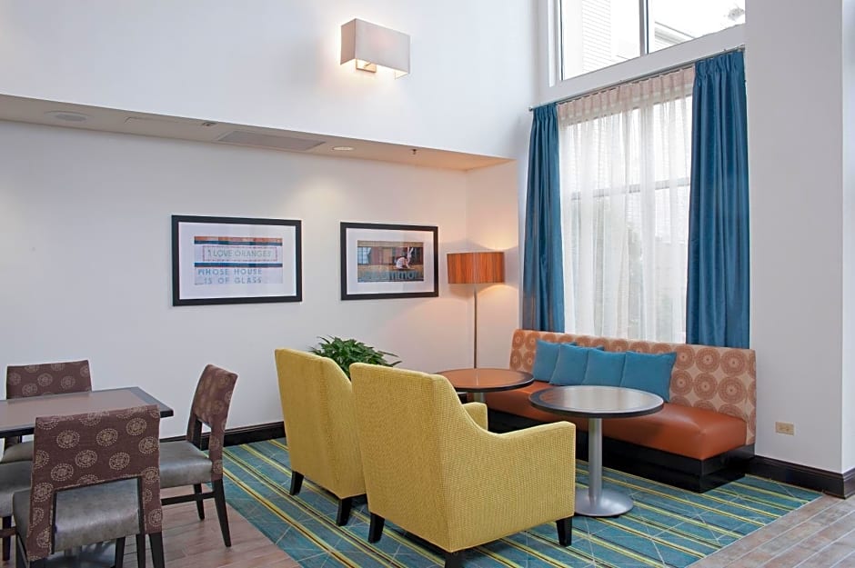 Hampton Inn & Suites Lincolnshire