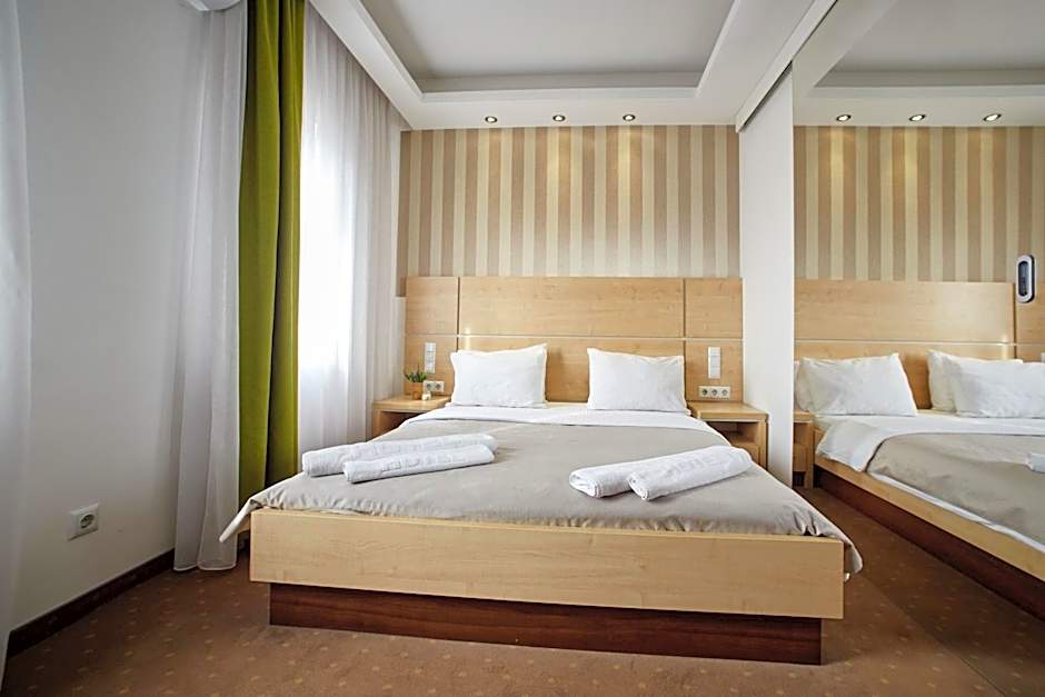 Laurus Motel Airport Tuzla