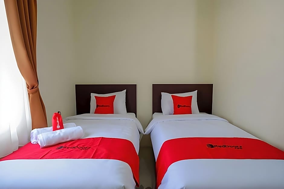 RedDoorz Syariah near Alun Alun Kebumen