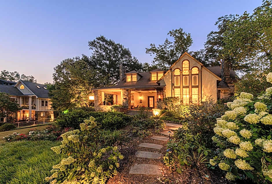 Stonehurst Place Bed & Breakfast