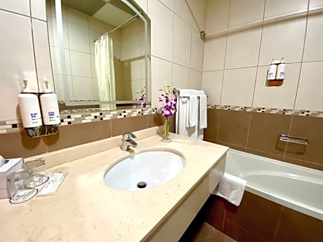 Deluxe with Two Single Beds