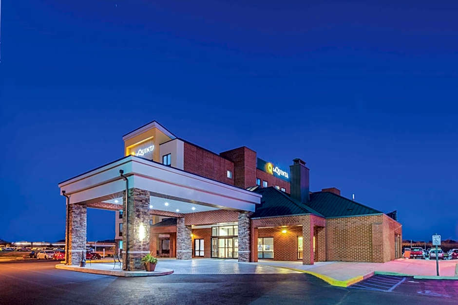 La Quinta Inn & Suites by Wyndham Philadelphia Airport