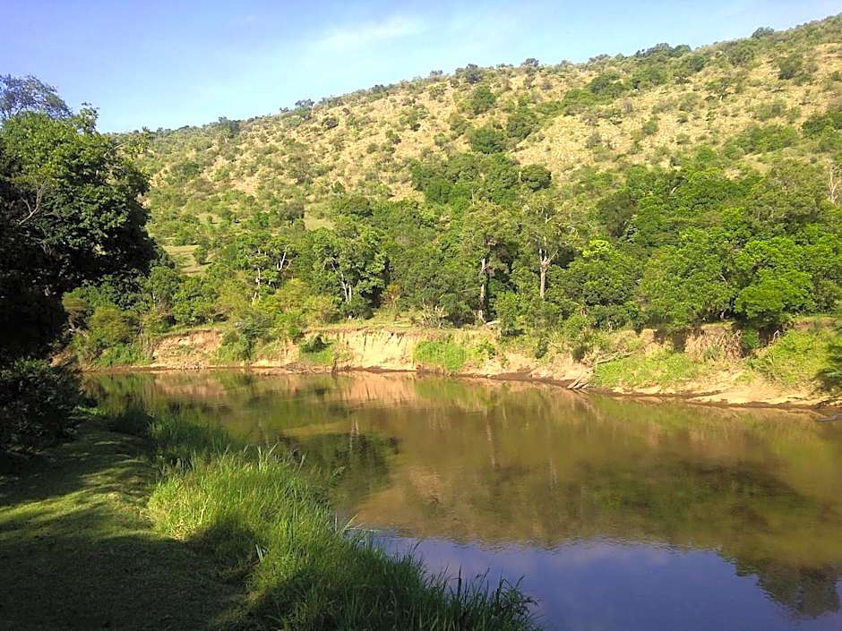 Exploreans Mara River Camp