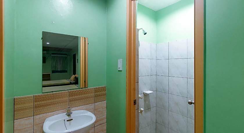 CM Apartelle Iloilo International Airport by RedDoorz