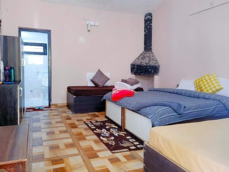 Photo 1 of 6 of Quadruple Room