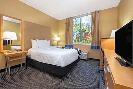 1 Full Bed, Non-Smoking