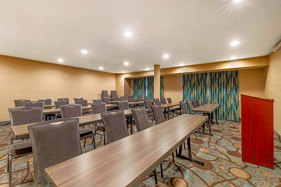 Best Western Plus Oceanside Palms Hotel