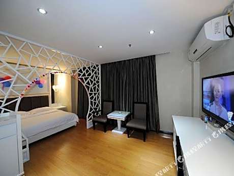 Super 8 Hotel