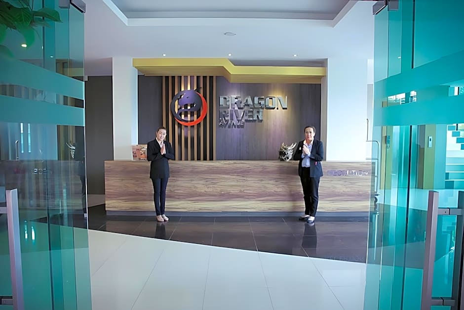Dragon River Avenue Hotel