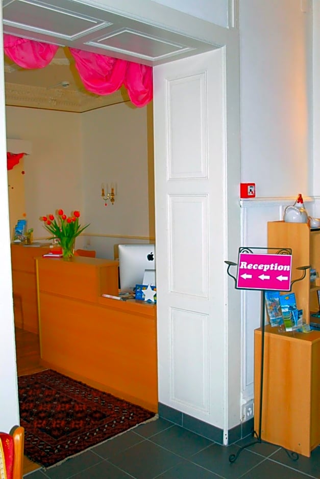 BasicRooms Hotel