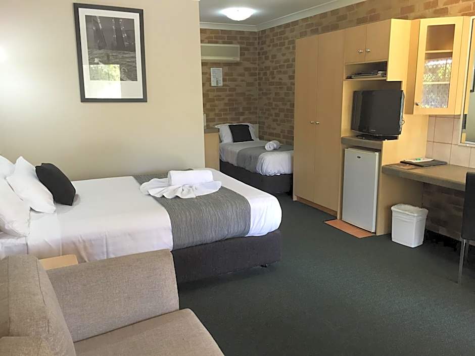 Country Gardens Motor Inn