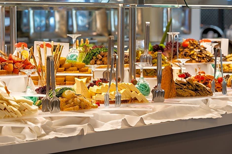 GRAVEL HOTELS SELECT