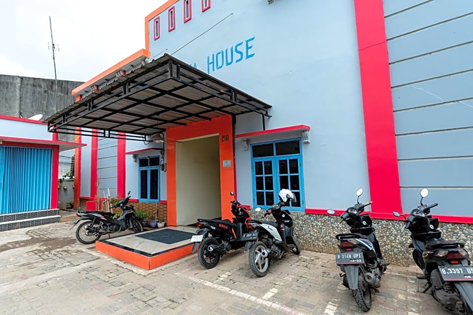 OYO 3767 Permata House